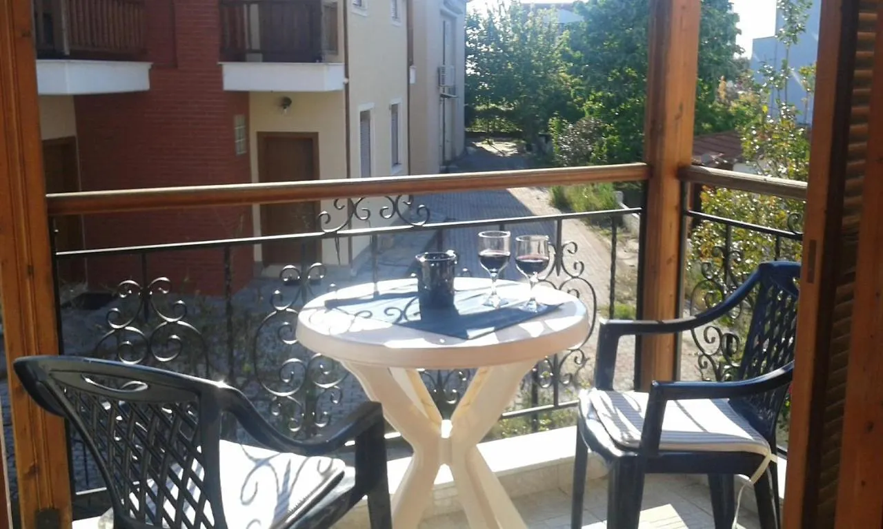 Katerinas Apartments Neos Marmaras